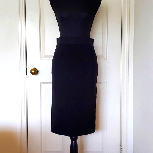 NWT. Uniqlo Cotton and Nylon Ripple Long Pencil Skirt. - Picture 7 of 8